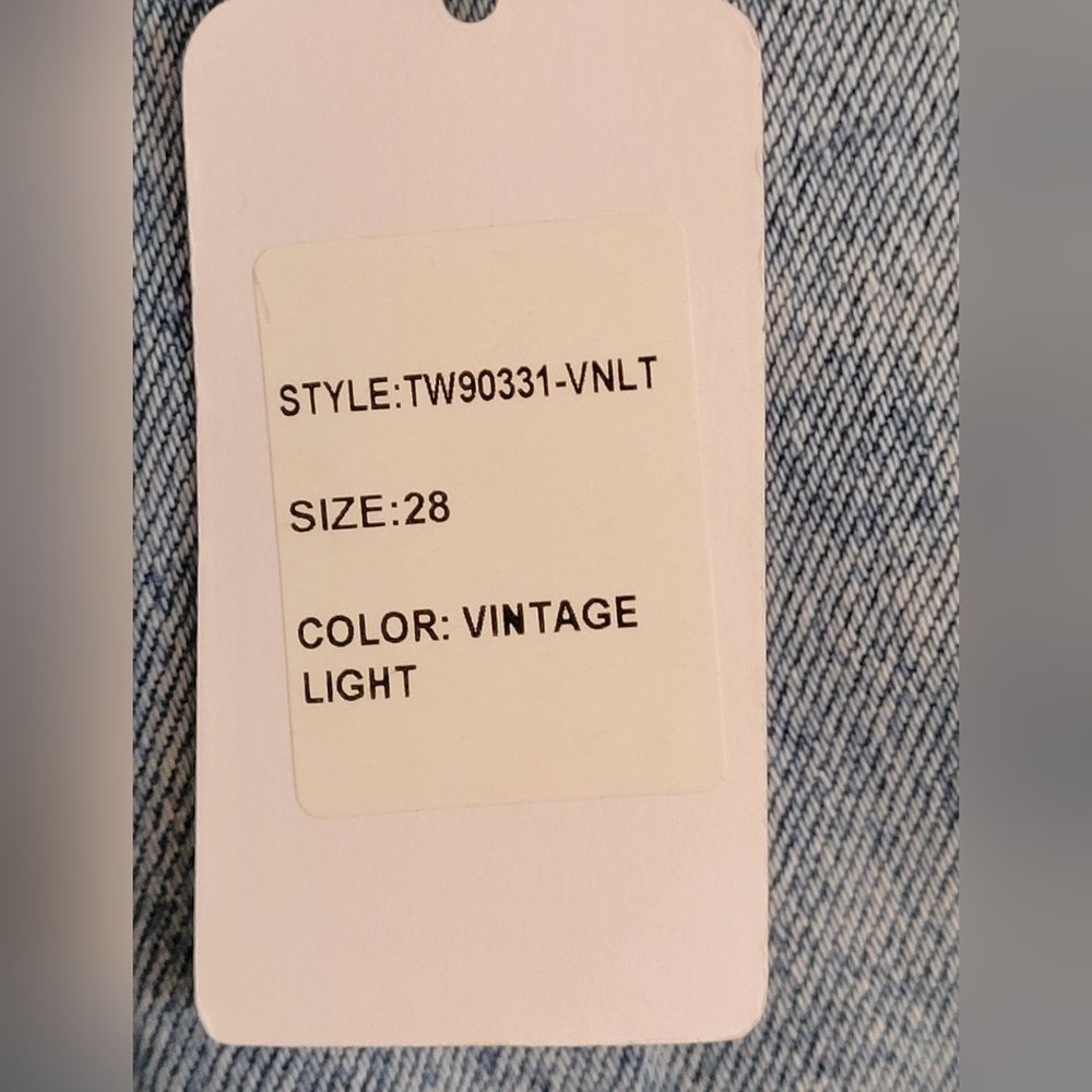 Twelve by OnTwelfth Vintage Light Distressed Cropped Jeans Sz 28 Inseam 25.5 NEW - Picture 8 of 9